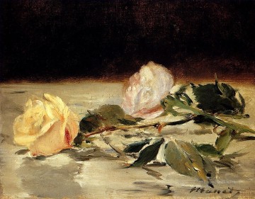 フラワーズ Painting - テーブル クロスの花の上の 2 本のバラ 印象派 エドゥアール マネ